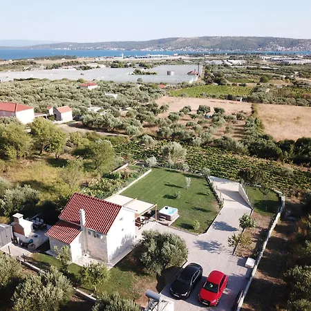 فيلة Mini Marta - Private Retreat With Jacuzzi, 1000m2 Fenced Property, Garden, Bbq Lounge, 500mbps, Ev, Near Split *