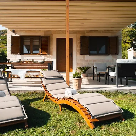 فيلة Mini Marta - Private Retreat With Jacuzzi, 1000m2 Fenced Property, Garden, Bbq Lounge, 500mbps, Ev, Near Split *