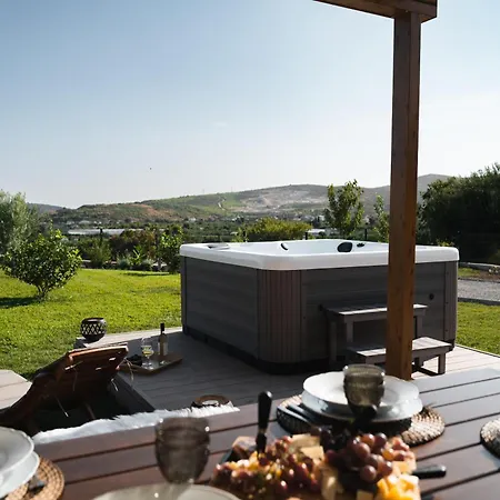 Mini Marta - Private Retreat With Jacuzzi, 1000m2 Fenced Property, Garden, Bbq Lounge, 500mbps, Ev, Near Split * Kaštela