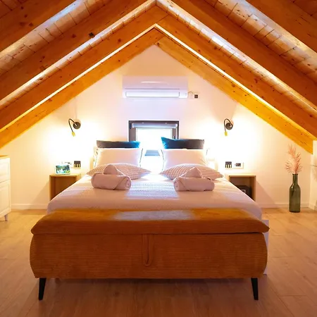 Mini Marta - Private Retreat With Jacuzzi, 1000m2 Fenced Property, Garden, Bbq Lounge, 500mbps, Ev, Near Split فيلة Kaštela